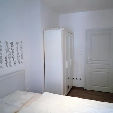 Apartamento Cozy Apt Near Citycenter W Great Public Transport Bratislava
