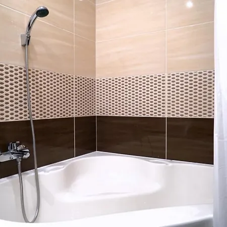 Cozy Apt Near Citycenter W Great Public Transport Apartment *