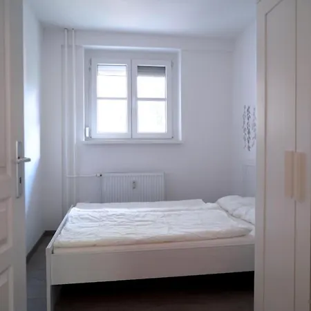 Apartamento Cozy Apt Near Citycenter W Great Public Transport