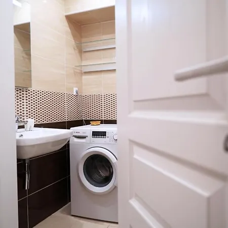 Cozy Apt Near Citycenter W Great Public Transport Apartamento Bratislava