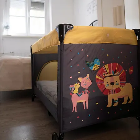 Apartman Cozy 2-room Apt, Parking Nearby *